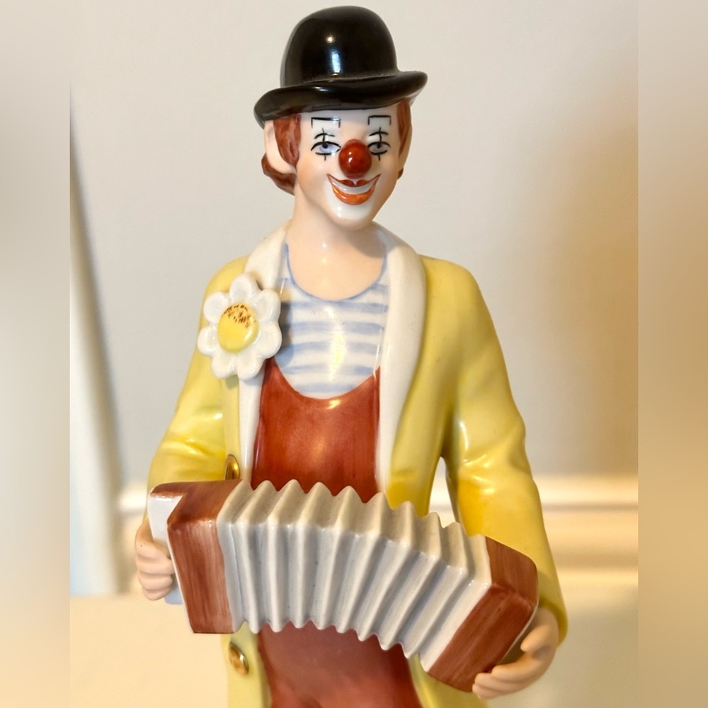 Very Rare Vintage Royal Dux Clown Playing Accordion Ceramic V.Xaviel Bohemia